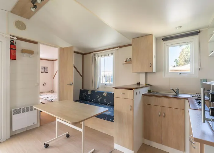 Mh 195 Les 3 Coups Aux Mathes * Les Mathes